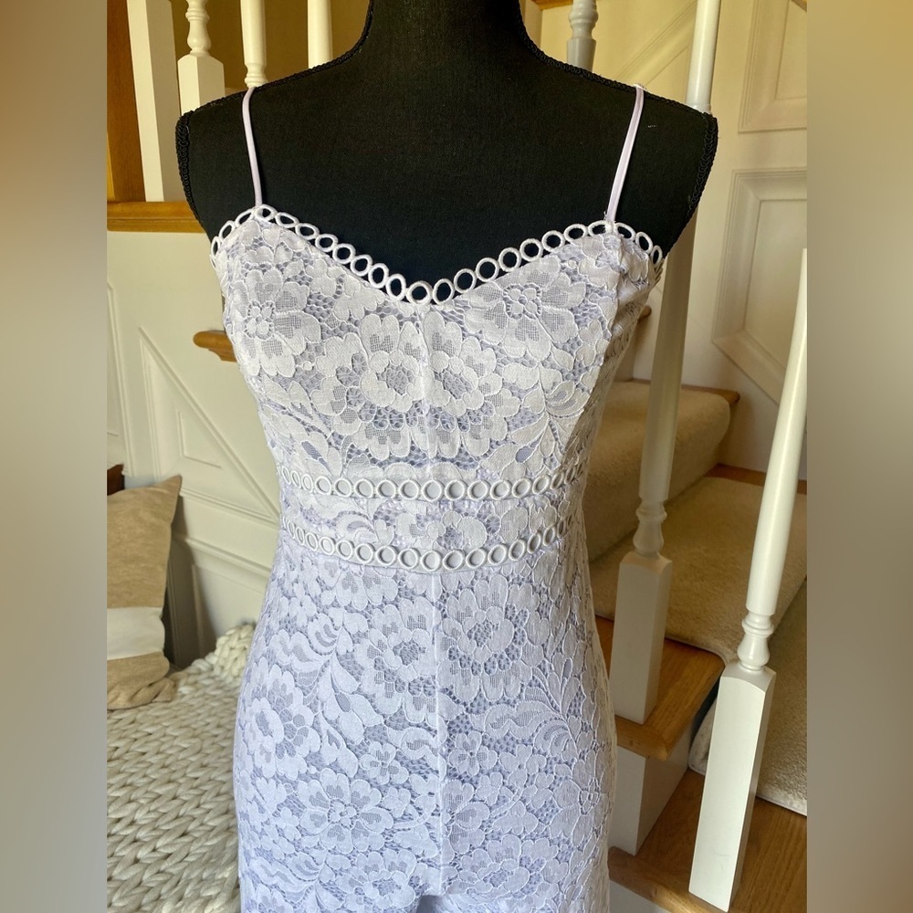 Size XS express white eyelet capri length jumpsuit. Worn once, great condition - Picture 4 of 7